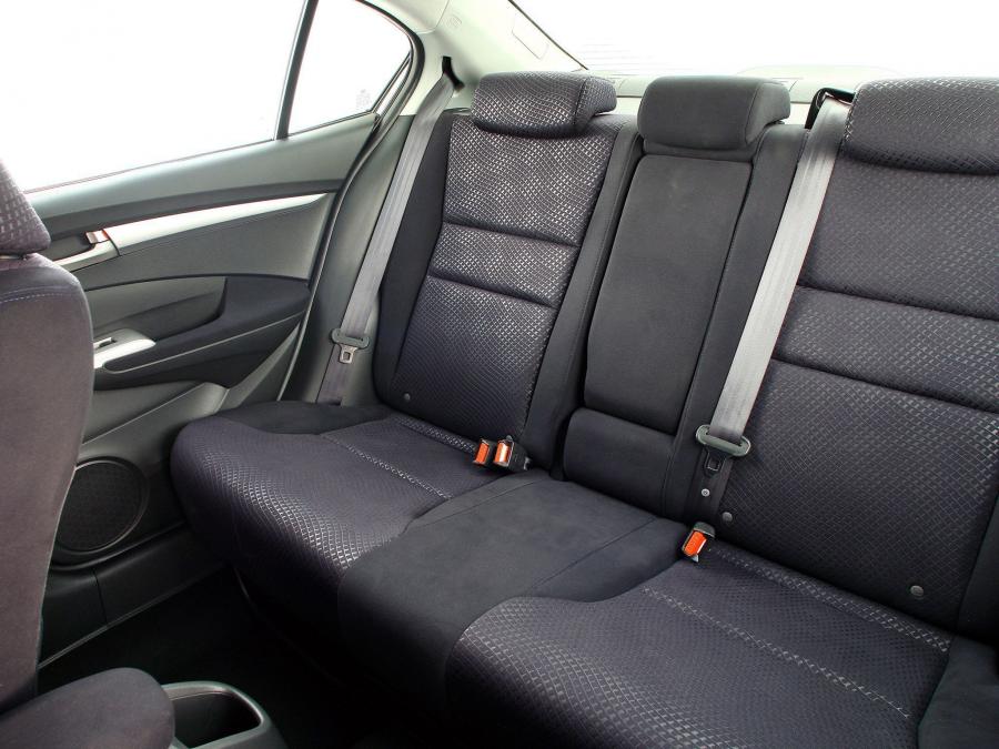  Honda Ballade 2011 года  (фото 2 из 21)